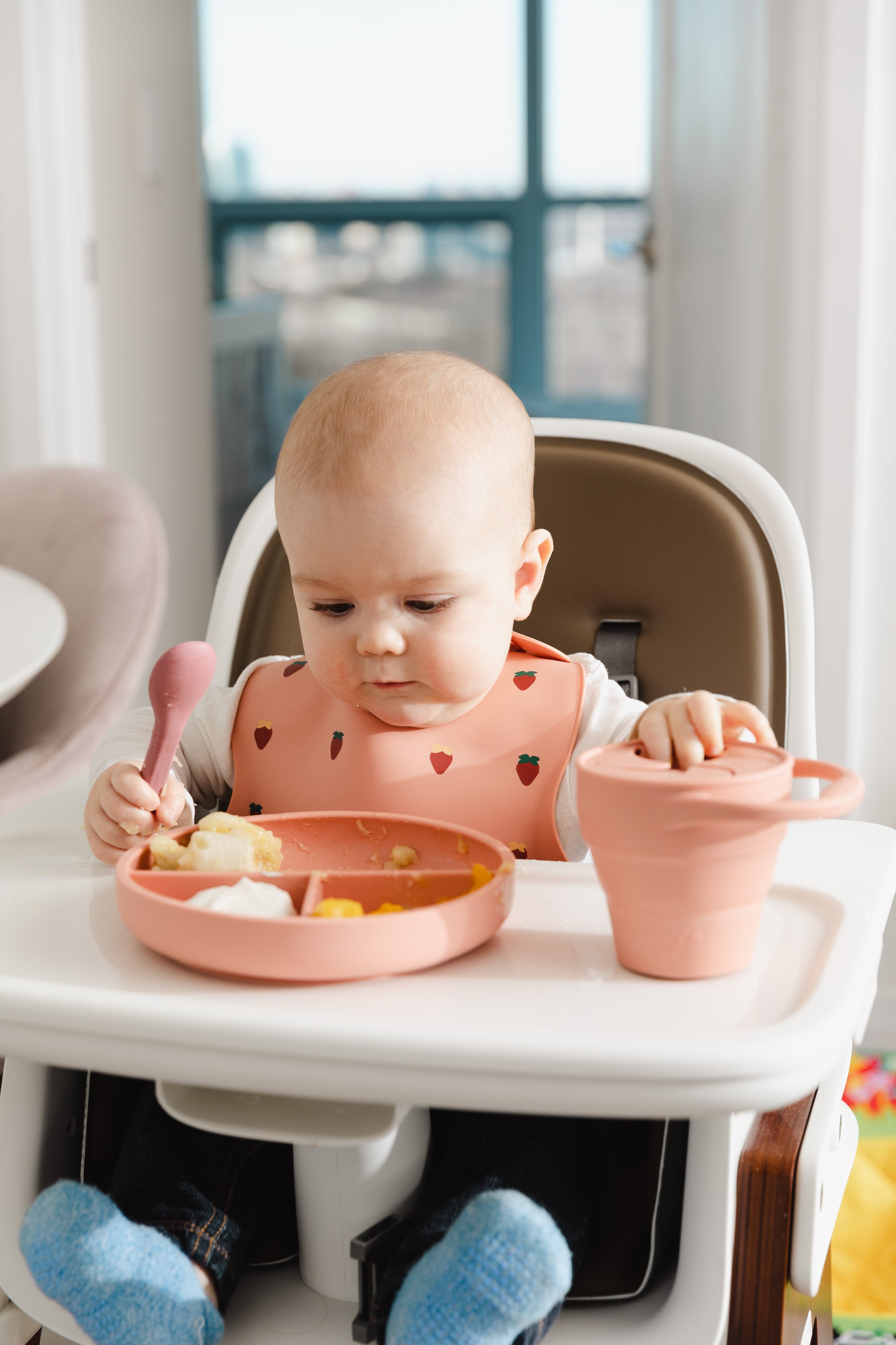 10 Tips to Encourage your Toddler to Self Feed